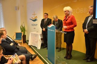 Rubovszky Csilla és Semjén Zsolt sajtótájékoztatója az idősügyi mintaprojekt országos bevezetése érdekében